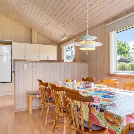 Vincent - 25m From The Sea By Interhome