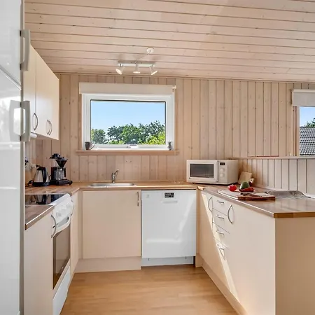 Vincent - 25m From The Sea By Interhome *
